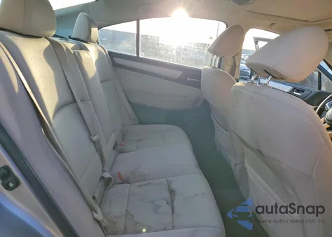 2015 Subaru Legacy 2.5I Premium z USA, uszkodzony, nr VIN 4S3BNAE65F3018014